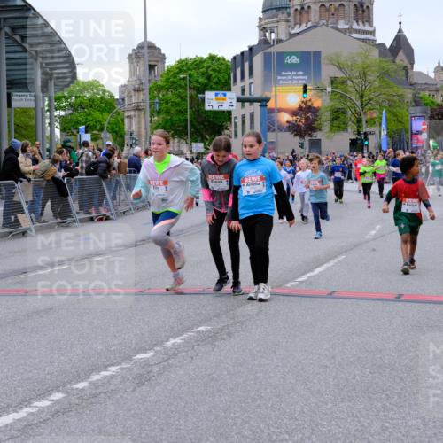 25.04.2026 - Das Zehntel Tim E. http://msf.ph/oto/9577977 25.04.2026 11:02:06 Ziel 5107, 5114, 5123, 5140, 5148, 5228, 5368, 5385, 5663, 5717, 5723, 5997, 6392, 6397, 6401, 6449, 6452, 6611, 6865, 6885, 7011, 7336, 7485, 7488, 7524, 7536, 7795, 7815, 7833 meine-sportfotos.de