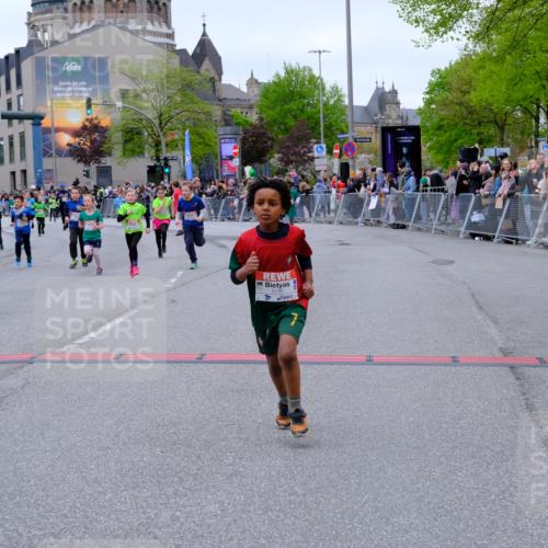 25.04.2026 - Das Zehntel Tim E. http://msf.ph/oto/9577986 25.04.2026 11:02:09 Ziel 5107, 5114, 5140, 5228, 5282, 5332, 5345, 5368, 5385, 5958, 5997, 6282, 6392, 6401, 6449, 6452, 6611, 6865, 6885, 7011, 7336, 7485, 7488, 7524, 7536, 7787, 7795, 7814 meine-sportfotos.de