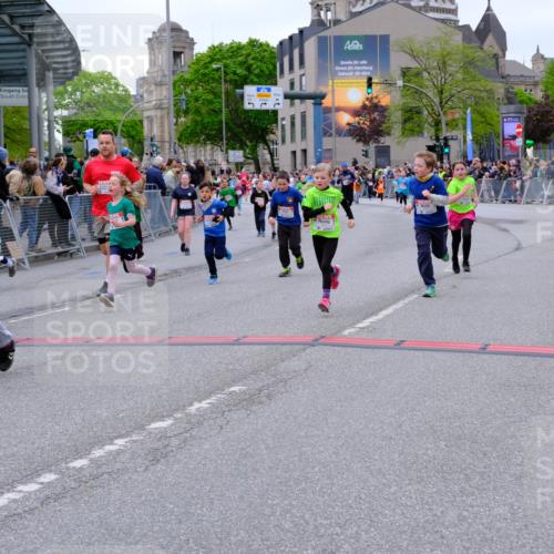 25.04.2026 - Das Zehntel Tim E. http://msf.ph/oto/9577991 25.04.2026 11:02:11 Ziel 5107, 5114, 5140, 5228, 5282, 5332, 5345, 5368, 5385, 5530, 5892, 5958, 5997, 6282, 6611, 6865, 6885, 7011, 7336, 7485, 7488, 7524, 7536, 7787, 7795, 7814 meine-sportfotos.de