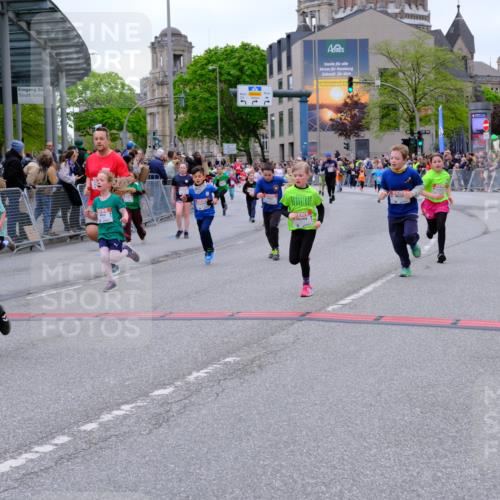 25.04.2026 - Das Zehntel Tim E. http://msf.ph/oto/9577992 25.04.2026 11:02:11 Ziel 5107, 5114, 5140, 5228, 5282, 5332, 5345, 5368, 5385, 5530, 5892, 5958, 5997, 6282, 6611, 6865, 6885, 7011, 7336, 7485, 7488, 7524, 7536, 7787, 7795, 7814 meine-sportfotos.de