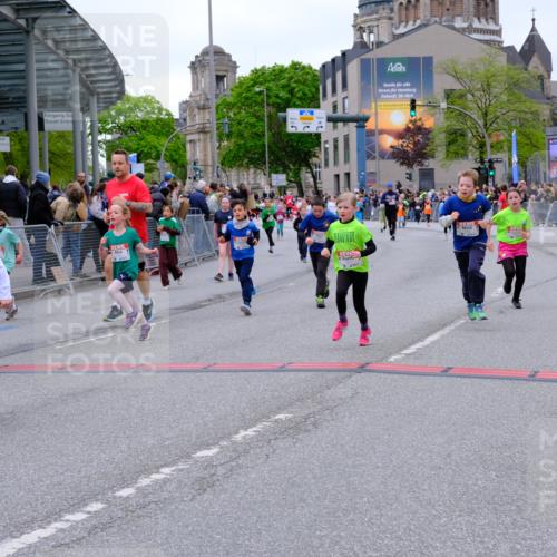 25.04.2026 - Das Zehntel Tim E. http://msf.ph/oto/9577993 25.04.2026 11:02:11 Ziel 5107, 5114, 5140, 5228, 5282, 5332, 5345, 5368, 5385, 5530, 5892, 5958, 5997, 6282, 6611, 6865, 6885, 7011, 7336, 7485, 7488, 7524, 7536, 7787, 7795, 7814 meine-sportfotos.de