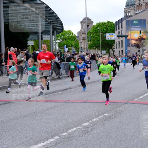 25.04.2026 - Das Zehntel Tim E. http://msf.ph/oto/9577994 25.04.2026 11:02:11 Ziel 5107, 5114, 5140, 5228, 5282, 5332, 5345, 5368, 5385, 5530, 5892, 5958, 5997, 6282, 6611, 6865, 6885, 7011, 7336, 7485, 7488, 7524, 7536, 7787, 7795, 7814 meine-sportfotos.de