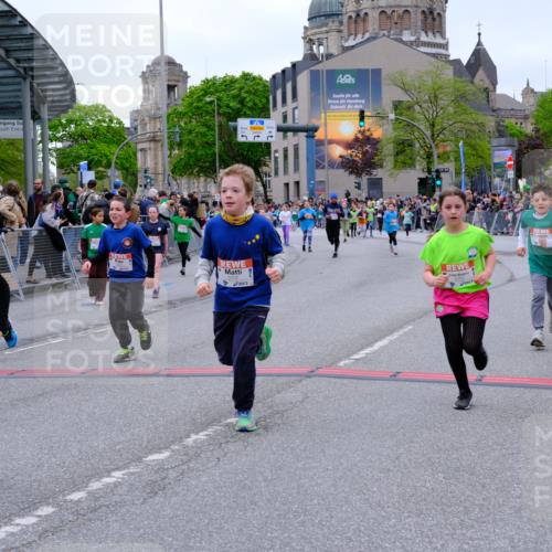 25.04.2026 - Das Zehntel Tim E. http://msf.ph/oto/9578000 25.04.2026 11:02:12 Ziel 5107, 5114, 5140, 5228, 5282, 5332, 5345, 5467, 5530, 5892, 5958, 5997, 6282, 6611, 6865, 6885, 7011, 7336, 7485, 7488, 7524, 7536, 7787, 7795, 7814 meine-sportfotos.de