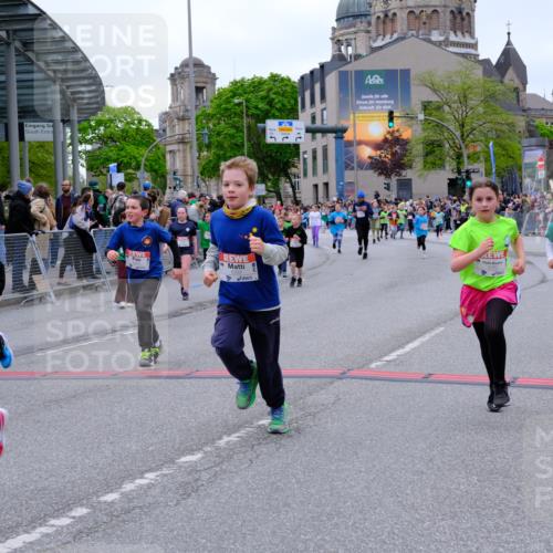 25.04.2026 - Das Zehntel Tim E. http://msf.ph/oto/9578001 25.04.2026 11:02:12 Ziel 5107, 5114, 5140, 5228, 5282, 5332, 5345, 5467, 5530, 5892, 5958, 5997, 6282, 6611, 6865, 6885, 7011, 7336, 7485, 7488, 7524, 7536, 7787, 7795, 7814 meine-sportfotos.de