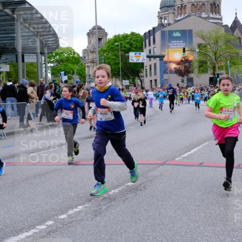 25.04.2026 - Das Zehntel Tim E. http://msf.ph/oto/9578002 25.04.2026 11:02:13 Ziel 5107, 5114, 5140, 5228, 5282, 5332, 5345, 5467, 5530, 5582, 5892, 5958, 5997, 6282, 6611, 6865, 6885, 7011, 7336, 7445, 7485, 7488, 7524, 7536, 7787, 7795, 7814 meine-sportfotos.de