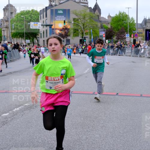 25.04.2026 - Das Zehntel Tim E. http://msf.ph/oto/9578004 25.04.2026 11:02:13 Ziel 5107, 5114, 5140, 5228, 5282, 5332, 5345, 5467, 5530, 5582, 5892, 5958, 5997, 6282, 6611, 6865, 6885, 7011, 7336, 7445, 7485, 7488, 7524, 7536, 7787, 7795, 7814 meine-sportfotos.de