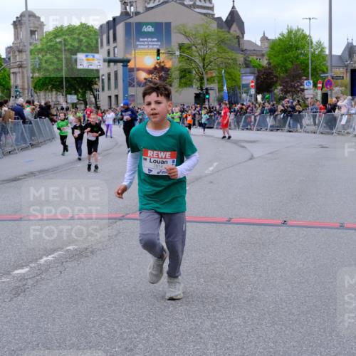 25.04.2026 - Das Zehntel Tim E. http://msf.ph/oto/9578008 25.04.2026 11:02:14 Ziel 5107, 5114, 5140, 5282, 5332, 5345, 5467, 5530, 5582, 5772, 5892, 5958, 6282, 6611, 7011, 7265, 7445, 7485, 7488, 7524, 7536, 7787, 7795, 7814 meine-sportfotos.de
