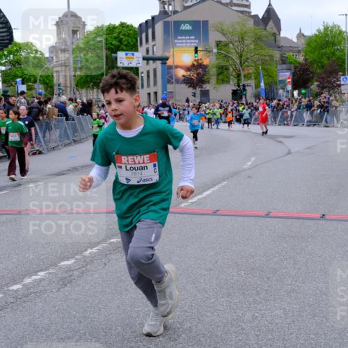 25.04.2026 - Das Zehntel Tim E. http://msf.ph/oto/9578011 25.04.2026 11:02:14 Ziel 5107, 5114, 5140, 5282, 5332, 5345, 5467, 5530, 5582, 5772, 5892, 5958, 6282, 6611, 7011, 7265, 7445, 7485, 7488, 7524, 7536, 7787, 7795, 7814 meine-sportfotos.de