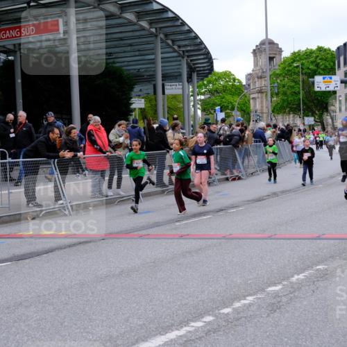 25.04.2026 - Das Zehntel Tim E. http://msf.ph/oto/9578012 25.04.2026 11:02:15 Ziel 5107, 5114, 5282, 5332, 5345, 5467, 5530, 5582, 5772, 5892, 5958, 6282, 6611, 7011, 7265, 7445, 7485, 7488, 7787, 7795, 7814 meine-sportfotos.de