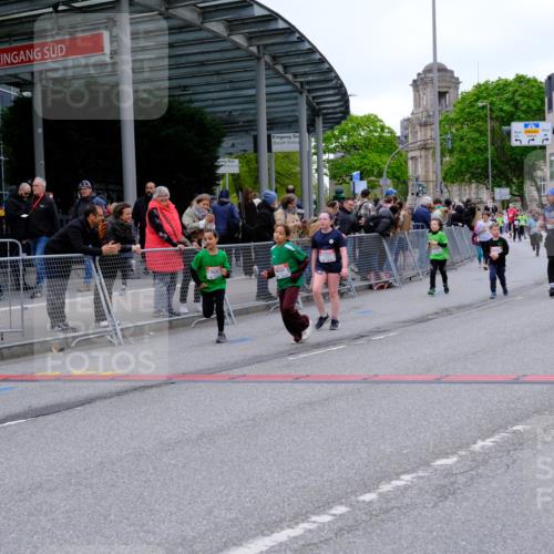 25.04.2026 - Das Zehntel Tim E. http://msf.ph/oto/9578013 25.04.2026 11:02:15 Ziel 5107, 5114, 5282, 5332, 5345, 5467, 5530, 5582, 5772, 5892, 5958, 6282, 6611, 7011, 7265, 7445, 7485, 7488, 7787, 7795, 7814 meine-sportfotos.de