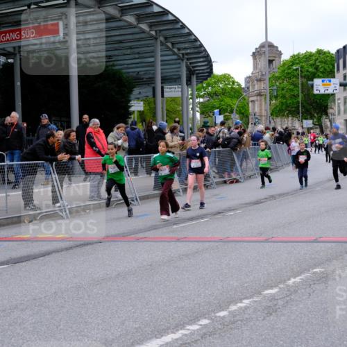 25.04.2026 - Das Zehntel Tim E. http://msf.ph/oto/9578014 25.04.2026 11:02:15 Ziel 5107, 5114, 5282, 5332, 5345, 5467, 5530, 5582, 5772, 5892, 5958, 6282, 6611, 7011, 7265, 7445, 7485, 7488, 7787, 7795, 7814 meine-sportfotos.de
