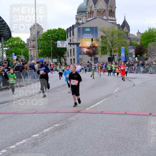 25.04.2026 - Das Zehntel Tim E. http://msf.ph/oto/9578024 25.04.2026 11:02:17 Ziel 5107, 5114, 5282, 5332, 5345, 5466, 5467, 5530, 5582, 5772, 5892, 5958, 6150, 6282, 6611, 6866, 7011, 7265, 7445, 7787, 7795, 7814 meine-sportfotos.de