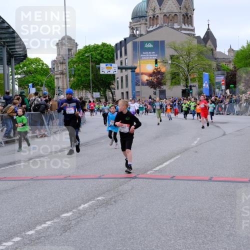 25.04.2026 - Das Zehntel Tim E. http://msf.ph/oto/9578026 25.04.2026 11:02:17 Ziel 5107, 5114, 5282, 5332, 5345, 5466, 5467, 5530, 5582, 5772, 5892, 5958, 6150, 6282, 6611, 6866, 7011, 7265, 7445, 7787, 7795, 7814 meine-sportfotos.de