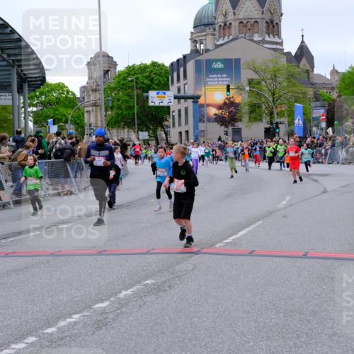 25.04.2026 - Das Zehntel Tim E. http://msf.ph/oto/9578027 25.04.2026 11:02:17 Ziel 5107, 5114, 5282, 5332, 5345, 5466, 5467, 5530, 5582, 5772, 5892, 5958, 6150, 6282, 6611, 6866, 7011, 7265, 7445, 7787, 7795, 7814 meine-sportfotos.de
