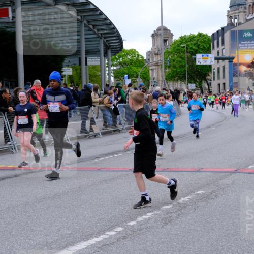 25.04.2026 - Das Zehntel Tim E. http://msf.ph/oto/9578031 25.04.2026 11:02:19 Ziel 5011, 5282, 5332, 5345, 5466, 5467, 5530, 5582, 5772, 5892, 5934, 5937, 5958, 6150, 6282, 6866, 7265, 7445, 7787, 7814, 7996 meine-sportfotos.de