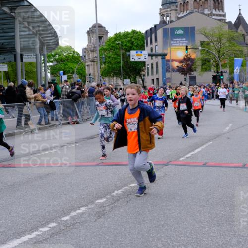 25.04.2026 - Das Zehntel Tim E. http://msf.ph/oto/9578085 25.04.2026 11:02:28 Ziel 5011, 5042, 5136, 5152, 5466, 5934, 5937, 5940, 6150, 6267, 6278, 6866, 7024, 7282, 7292, 7359, 7360, 7538, 7561, 7799, 7874, 7996 meine-sportfotos.de