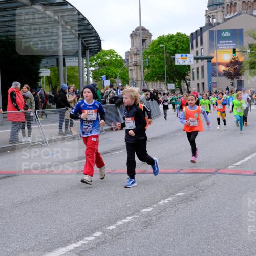 25.04.2026 - Das Zehntel Tim E. http://msf.ph/oto/9578098 25.04.2026 11:02:31 Ziel 5042, 5134, 5136, 5152, 5940, 6165, 6176, 6267, 6278, 6817, 6849, 7024, 7038, 7282, 7292, 7347, 7359, 7360, 7538, 7561, 7799, 7824, 7855, 7858, 7862, 7872, 7874 meine-sportfotos.de