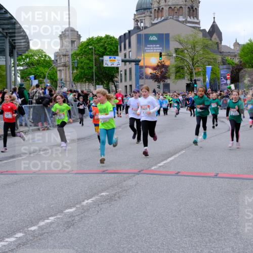 25.04.2026 - Das Zehntel Tim E. http://msf.ph/oto/9578109 25.04.2026 11:02:33 Ziel 5042, 5134, 5136, 5152, 5888, 5891, 5895, 5940, 6165, 6176, 6267, 6278, 6817, 6849, 7024, 7038, 7282, 7292, 7347, 7359, 7360, 7442, 7453, 7475, 7799, 7824, 7855, 7858, 7862, 7872, 7874, 8075 meine-sportfotos.de