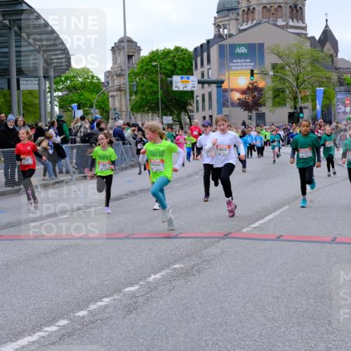 25.04.2026 - Das Zehntel Tim E. http://msf.ph/oto/9578111 25.04.2026 11:02:33 Ziel 5042, 5134, 5136, 5152, 5888, 5891, 5895, 5940, 6165, 6176, 6267, 6278, 6817, 6849, 7024, 7038, 7282, 7292, 7347, 7359, 7360, 7442, 7453, 7475, 7799, 7824, 7855, 7858, 7862, 7872, 7874, 8075 meine-sportfotos.de
