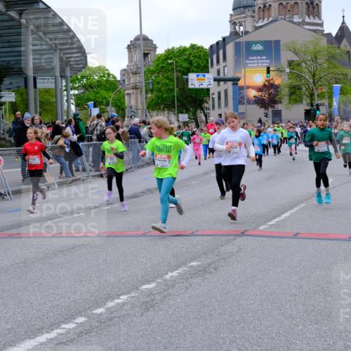 25.04.2026 - Das Zehntel Tim E. http://msf.ph/oto/9578112 25.04.2026 11:02:33 Ziel 5042, 5134, 5136, 5152, 5888, 5891, 5895, 5940, 6165, 6176, 6267, 6278, 6817, 6849, 7024, 7038, 7282, 7292, 7347, 7359, 7360, 7442, 7453, 7475, 7799, 7824, 7855, 7858, 7862, 7872, 7874, 8075 meine-sportfotos.de