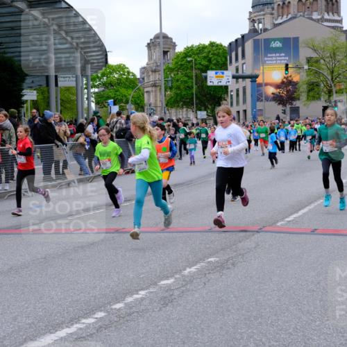25.04.2026 - Das Zehntel Tim E. http://msf.ph/oto/9578115 25.04.2026 11:02:33 Ziel 5042, 5134, 5136, 5152, 5888, 5891, 5895, 5940, 6165, 6176, 6267, 6278, 6817, 6849, 7024, 7038, 7282, 7292, 7347, 7359, 7360, 7442, 7453, 7475, 7799, 7824, 7855, 7858, 7862, 7872, 7874, 8075 meine-sportfotos.de