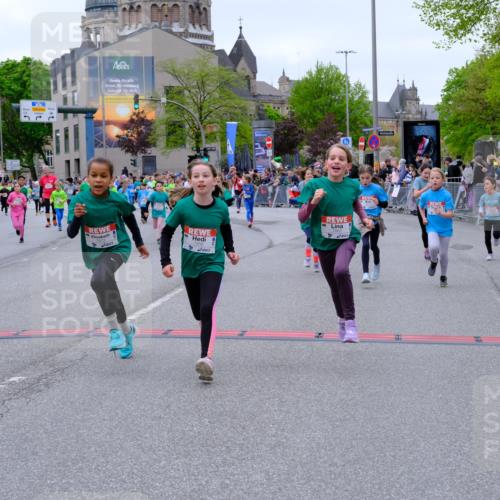 25.04.2026 - Das Zehntel Tim E. http://msf.ph/oto/9578120 25.04.2026 11:02:34 Ziel 5042, 5134, 5136, 5152, 5888, 5891, 5895, 5940, 6165, 6176, 6267, 6269, 6278, 6817, 6849, 7024, 7038, 7347, 7359, 7360, 7442, 7453, 7475, 7799, 7824, 7855, 7858, 7862, 7872, 7874, 8075 meine-sportfotos.de
