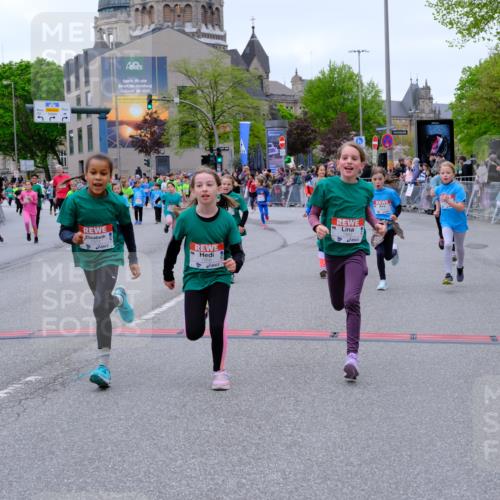25.04.2026 - Das Zehntel Tim E. http://msf.ph/oto/9578121 25.04.2026 11:02:34 Ziel 5042, 5134, 5136, 5152, 5888, 5891, 5895, 5940, 6165, 6176, 6267, 6269, 6278, 6817, 6849, 7024, 7038, 7347, 7359, 7360, 7442, 7453, 7475, 7799, 7824, 7855, 7858, 7862, 7872, 7874, 8075 meine-sportfotos.de