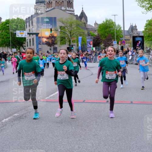 25.04.2026 - Das Zehntel Tim E. http://msf.ph/oto/9578122 25.04.2026 11:02:35 Ziel 5042, 5134, 5136, 5152, 5330, 5351, 5888, 5891, 5895, 6165, 6176, 6267, 6268, 6269, 6278, 6817, 6849, 7024, 7038, 7347, 7359, 7360, 7442, 7453, 7475, 7799, 7824, 7855, 7858, 7862, 7872, 7874, 8075 meine-sportfotos.de