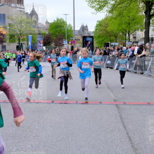 25.04.2026 - Das Zehntel Tim E. http://msf.ph/oto/9578126 25.04.2026 11:02:36 Ziel 5042, 5134, 5136, 5330, 5351, 5888, 5891, 5895, 6165, 6176, 6267, 6268, 6269, 6278, 6485, 6817, 6849, 7024, 7025, 7038, 7347, 7359, 7360, 7442, 7453, 7475, 7799, 7824, 7855, 7858, 7862, 7872, 7874, 8075 meine-sportfotos.de