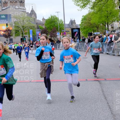 25.04.2026 - Das Zehntel Tim E. http://msf.ph/oto/9578136 25.04.2026 11:02:37 Ziel 5134, 5136, 5330, 5351, 5888, 5891, 5895, 6165, 6176, 6267, 6268, 6269, 6278, 6485, 6817, 6849, 7024, 7025, 7038, 7347, 7359, 7360, 7442, 7453, 7475, 7824, 7855, 7858, 7862, 7872, 8075 meine-sportfotos.de