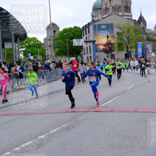 25.04.2026 - Das Zehntel Tim E. http://msf.ph/oto/9578148 25.04.2026 11:02:40 Ziel 5134, 5136, 5231, 5330, 5351, 5888, 5891, 5895, 6165, 6176, 6268, 6269, 6485, 6812, 6817, 6849, 7024, 7025, 7038, 7343, 7347, 7442, 7453, 7475, 7602, 7620, 7824, 7855, 7858, 7862, 7872, 8075 meine-sportfotos.de