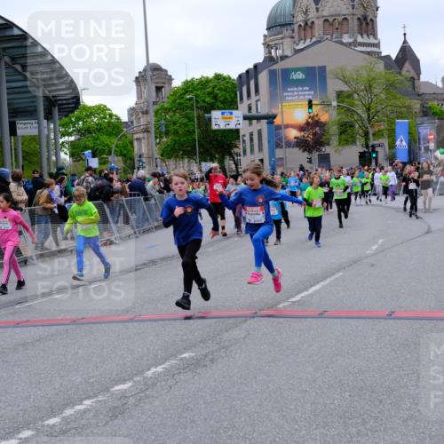 25.04.2026 - Das Zehntel Tim E. http://msf.ph/oto/9578149 25.04.2026 11:02:40 Ziel 5134, 5136, 5231, 5330, 5351, 5888, 5891, 5895, 6165, 6176, 6268, 6269, 6485, 6812, 6817, 6849, 7024, 7025, 7038, 7343, 7347, 7442, 7453, 7475, 7602, 7620, 7824, 7855, 7858, 7862, 7872, 8075 meine-sportfotos.de