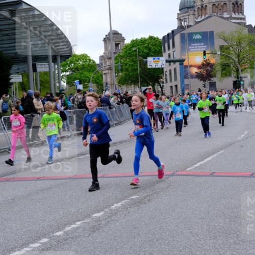 25.04.2026 - Das Zehntel Tim E. http://msf.ph/oto/9578153 25.04.2026 11:02:40 Ziel 5134, 5136, 5231, 5330, 5351, 5888, 5891, 5895, 6165, 6176, 6268, 6269, 6485, 6812, 6817, 6849, 7024, 7025, 7038, 7343, 7347, 7442, 7453, 7475, 7602, 7620, 7824, 7855, 7858, 7862, 7872, 8075 meine-sportfotos.de