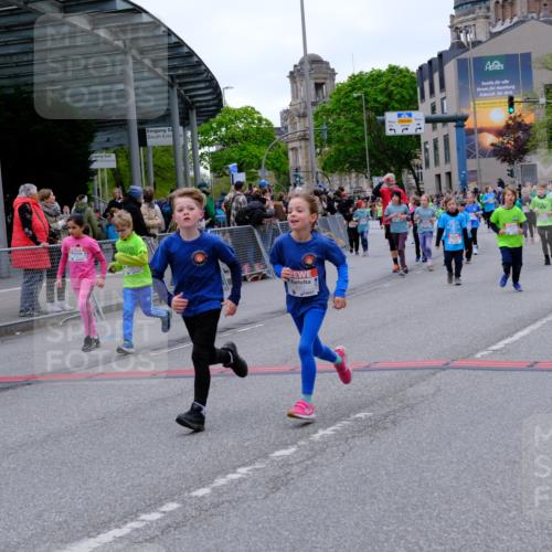 25.04.2026 - Das Zehntel Tim E. http://msf.ph/oto/9578156 25.04.2026 11:02:40 Ziel 5134, 5136, 5231, 5330, 5351, 5888, 5891, 5895, 6165, 6176, 6268, 6269, 6485, 6812, 6817, 6849, 7024, 7025, 7038, 7343, 7347, 7442, 7453, 7475, 7602, 7620, 7824, 7855, 7858, 7862, 7872, 8075 meine-sportfotos.de