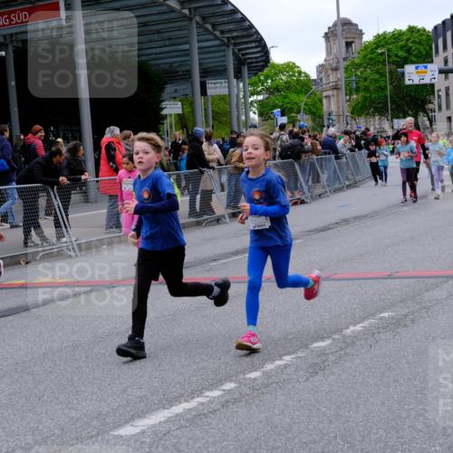 25.04.2026 - Das Zehntel Tim E. http://msf.ph/oto/9578159 25.04.2026 11:02:41 Ziel 5134, 5231, 5330, 5351, 5865, 5888, 5891, 5895, 6165, 6176, 6268, 6269, 6485, 6812, 6817, 6849, 7025, 7038, 7343, 7347, 7442, 7453, 7475, 7602, 7620, 7824, 7855, 7858, 7862, 7872, 8075 meine-sportfotos.de