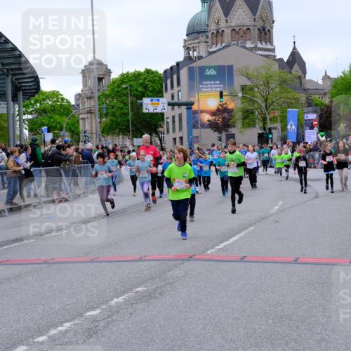 25.04.2026 - Das Zehntel Tim E. http://msf.ph/oto/9578160 25.04.2026 11:02:42 Ziel 5046, 5231, 5330, 5351, 5865, 5888, 5891, 5895, 6268, 6269, 6485, 6570, 6812, 6817, 6849, 6994, 6995, 7025, 7343, 7442, 7453, 7475, 7602, 7620, 7824, 7855, 8075 meine-sportfotos.de