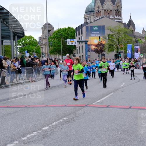 25.04.2026 - Das Zehntel Tim E. http://msf.ph/oto/9578162 25.04.2026 11:02:42 Ziel 5046, 5231, 5330, 5351, 5865, 5888, 5891, 5895, 6268, 6269, 6485, 6570, 6812, 6817, 6849, 6994, 6995, 7025, 7343, 7442, 7453, 7475, 7602, 7620, 7824, 7855, 8075 meine-sportfotos.de