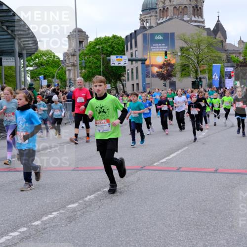 25.04.2026 - Das Zehntel Tim E. http://msf.ph/oto/9578179 25.04.2026 11:02:45 Ziel 5046, 5106, 5214, 5224, 5225, 5231, 5262, 5330, 5351, 5685, 5745, 5774, 5865, 5888, 5891, 6268, 6269, 6291, 6485, 6570, 6598, 6812, 6976, 6994, 6995, 7000, 7025, 7343, 7602, 7610, 7620, 7630, 7934, 7936 meine-sportfotos.de