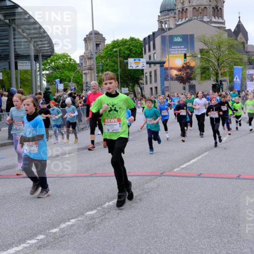 25.04.2026 - Das Zehntel Tim E. http://msf.ph/oto/9578180 25.04.2026 11:02:45 Ziel 5046, 5106, 5214, 5224, 5225, 5231, 5262, 5330, 5351, 5685, 5745, 5774, 5865, 5888, 5891, 6268, 6269, 6291, 6485, 6570, 6598, 6812, 6976, 6994, 6995, 7000, 7025, 7343, 7602, 7610, 7620, 7630, 7934, 7936 meine-sportfotos.de