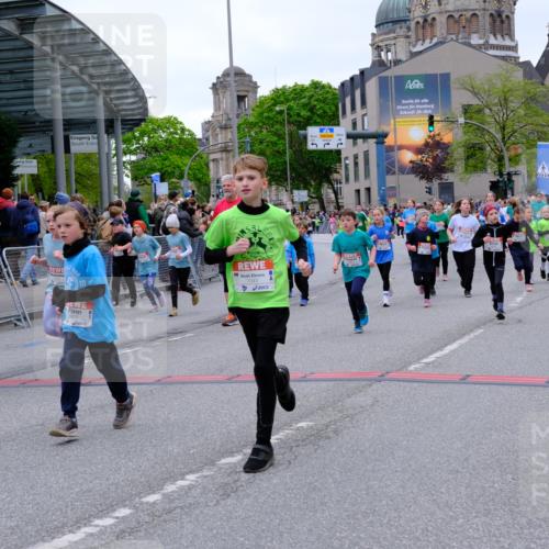 25.04.2026 - Das Zehntel Tim E. http://msf.ph/oto/9578181 25.04.2026 11:02:45 Ziel 5046, 5106, 5214, 5224, 5225, 5231, 5262, 5330, 5351, 5685, 5745, 5774, 5865, 5888, 5891, 6268, 6269, 6291, 6485, 6570, 6598, 6812, 6976, 6994, 6995, 7000, 7025, 7343, 7602, 7610, 7620, 7630, 7934, 7936 meine-sportfotos.de