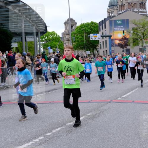 25.04.2026 - Das Zehntel Tim E. http://msf.ph/oto/9578182 25.04.2026 11:02:45 Ziel 5046, 5106, 5214, 5224, 5225, 5231, 5262, 5330, 5351, 5685, 5745, 5774, 5865, 5888, 5891, 6268, 6269, 6291, 6485, 6570, 6598, 6812, 6976, 6994, 6995, 7000, 7025, 7343, 7602, 7610, 7620, 7630, 7934, 7936 meine-sportfotos.de