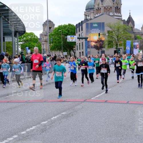 25.04.2026 - Das Zehntel Tim E. http://msf.ph/oto/9578186 25.04.2026 11:02:46 Ziel 5046, 5106, 5214, 5224, 5225, 5231, 5262, 5330, 5351, 5685, 5745, 5774, 5865, 6268, 6269, 6291, 6316, 6485, 6570, 6598, 6780, 6782, 6812, 6976, 6994, 6995, 7000, 7025, 7343, 7441, 7602, 7610, 7620, 7630, 7934, 7936 meine-sportfotos.de