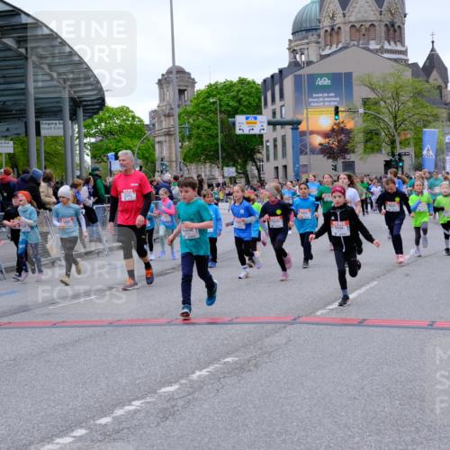 25.04.2026 - Das Zehntel Tim E. http://msf.ph/oto/9578188 25.04.2026 11:02:46 Ziel 5046, 5106, 5214, 5224, 5225, 5231, 5262, 5330, 5351, 5685, 5745, 5774, 5865, 6268, 6269, 6291, 6316, 6485, 6570, 6598, 6780, 6782, 6812, 6976, 6994, 6995, 7000, 7025, 7343, 7441, 7602, 7610, 7620, 7630, 7934, 7936 meine-sportfotos.de
