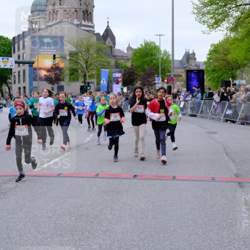 25.04.2026 - Das Zehntel Tim E. http://msf.ph/oto/9578190 25.04.2026 11:02:47 Ziel 5046, 5106, 5214, 5224, 5225, 5231, 5262, 5330, 5351, 5685, 5745, 5774, 5865, 6268, 6291, 6316, 6485, 6570, 6598, 6780, 6782, 6812, 6927, 6976, 6994, 6995, 7000, 7025, 7343, 7441, 7602, 7610, 7620, 7630, 7934, 7936 meine-sportfotos.de