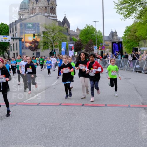 25.04.2026 - Das Zehntel Tim E. http://msf.ph/oto/9578194 25.04.2026 11:02:47 Ziel 5046, 5106, 5214, 5224, 5225, 5231, 5262, 5330, 5351, 5685, 5745, 5774, 5865, 6268, 6291, 6316, 6485, 6570, 6598, 6780, 6782, 6812, 6927, 6976, 6994, 6995, 7000, 7025, 7343, 7441, 7602, 7610, 7620, 7630, 7934, 7936 meine-sportfotos.de