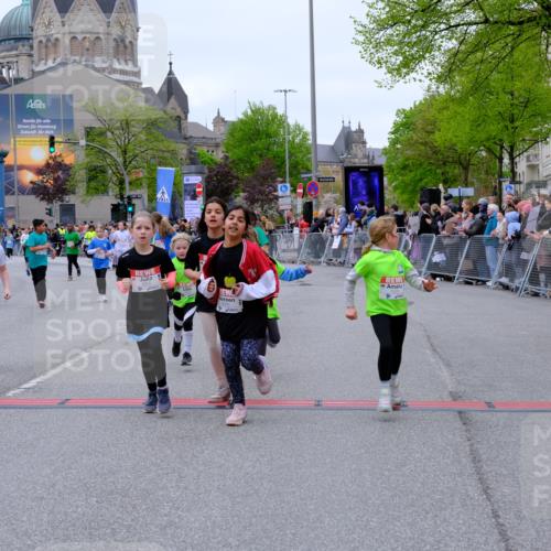 25.04.2026 - Das Zehntel Tim E. http://msf.ph/oto/9578201 25.04.2026 11:02:48 Ziel 5046, 5106, 5214, 5224, 5225, 5231, 5262, 5685, 5745, 5774, 5865, 5914, 6291, 6315, 6316, 6485, 6570, 6598, 6780, 6782, 6812, 6927, 6949, 6976, 6994, 6995, 7000, 7025, 7343, 7441, 7602, 7610, 7620, 7630, 7934, 7936, 8068 meine-sportfotos.de