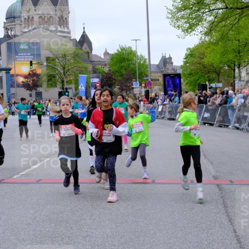 25.04.2026 - Das Zehntel Tim E. http://msf.ph/oto/9578204 25.04.2026 11:02:48 Ziel 5046, 5106, 5214, 5224, 5225, 5231, 5262, 5685, 5745, 5774, 5865, 5914, 6291, 6315, 6316, 6485, 6570, 6598, 6780, 6782, 6812, 6927, 6949, 6976, 6994, 6995, 7000, 7025, 7343, 7441, 7602, 7610, 7620, 7630, 7934, 7936, 8068 meine-sportfotos.de