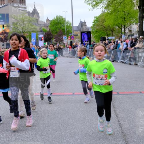 25.04.2026 - Das Zehntel Tim E. http://msf.ph/oto/9578206 25.04.2026 11:02:49 Ziel 5046, 5106, 5214, 5224, 5225, 5231, 5262, 5520, 5685, 5745, 5774, 5865, 5899, 5914, 5915, 5922, 6291, 6315, 6316, 6570, 6598, 6780, 6782, 6812, 6927, 6949, 6976, 6994, 6995, 7000, 7343, 7441, 7602, 7610, 7620, 7630, 7934, 7936, 8068 meine-sportfotos.de