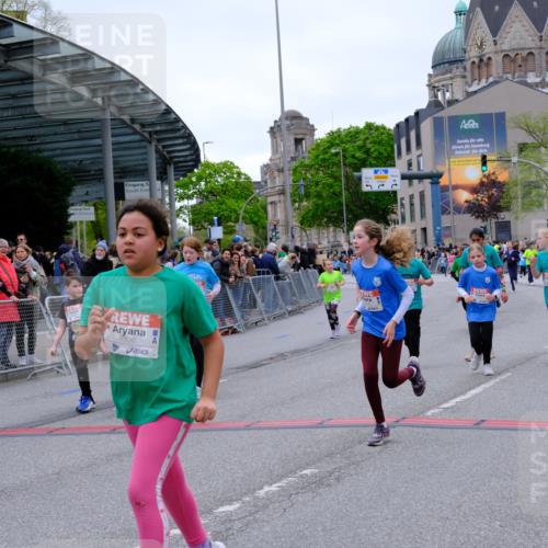 25.04.2026 - Das Zehntel Tim E. http://msf.ph/oto/9578208 25.04.2026 11:02:52 Ziel 5046, 5106, 5214, 5224, 5225, 5262, 5272, 5283, 5468, 5520, 5685, 5745, 5774, 5864, 5865, 5899, 5902, 5914, 5915, 5922, 6291, 6315, 6316, 6570, 6598, 6780, 6782, 6927, 6949, 6976, 6994, 6995, 7000, 7441, 7602, 7610, 7620, 7630, 7934, 7936, 8068 meine-sportfotos.de