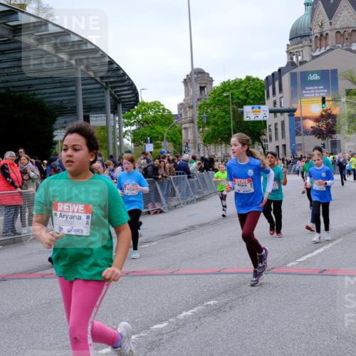 25.04.2026 - Das Zehntel Tim E. http://msf.ph/oto/9578209 25.04.2026 11:02:52 Ziel 5046, 5106, 5214, 5224, 5225, 5262, 5272, 5283, 5468, 5520, 5685, 5745, 5774, 5864, 5865, 5899, 5902, 5914, 5915, 5922, 6291, 6315, 6316, 6570, 6598, 6780, 6782, 6927, 6949, 6976, 6994, 6995, 7000, 7441, 7602, 7610, 7620, 7630, 7934, 7936, 8068 meine-sportfotos.de